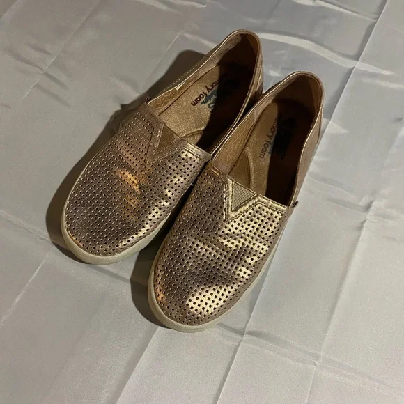 Bobs - Picture 1 of 3